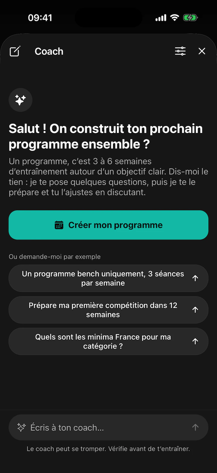 Accueil de l’onglet Coach dans l’app Sarox : « Salut ! On construit ton prochain programme ensemble ? », le bouton Créer mon programme et des exemples de demandes.